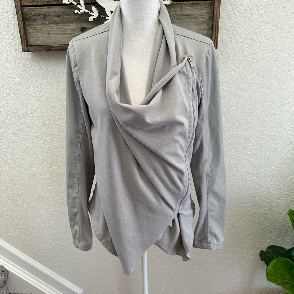 Blank NYC gray draped front asymmetrical zip faux leather knit jacket ladies M